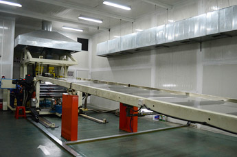 PS亞克力全自動(dòng)板材生產(chǎn)線